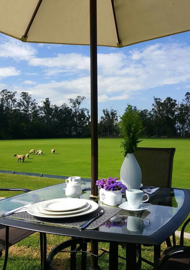 La Palma Polo Hotel - Airport Area Puembo ภายนอก รูปภาพ